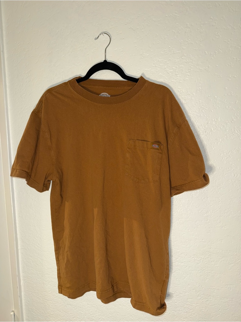 Dickies Short Sleeve Pocket Tee in Rust Brown